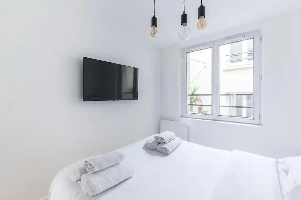 Grands Boulevards 42 : Appartement Cosy 1Br-4P Paris 0*,